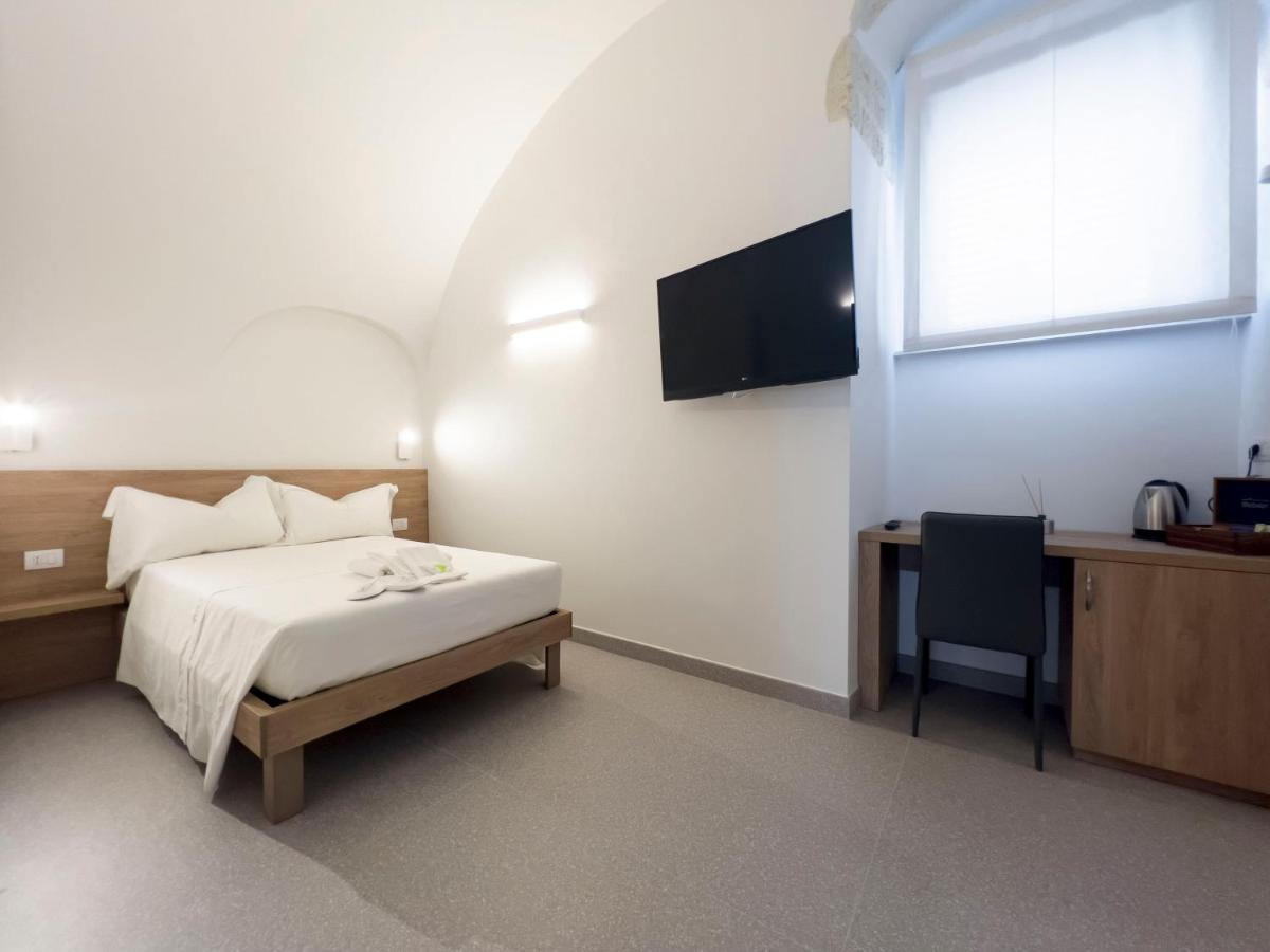 Dimora Dei Celestini Bed & Breakfast Manfredonia Bagian luar foto